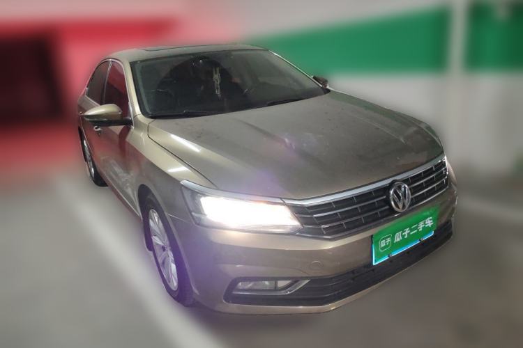 Used Volkswagen Passat 2017 330TSI DSG Luxury Edition Front Right 45 Deg