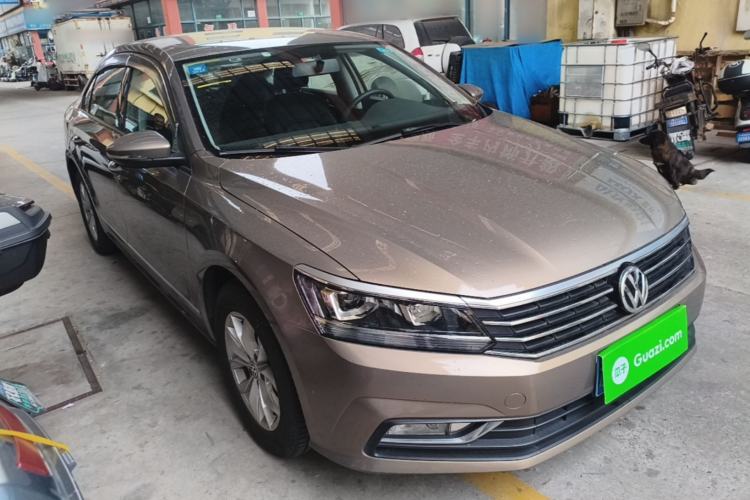 Used Volkswagen Passat 2017 280TSI DSG Luxury Edition Front Right 45 Deg
