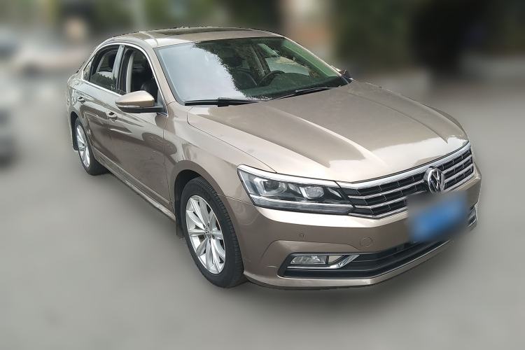 Used Volkswagen Passat 2017 330TSI DSG Luxury Edition Front Right 45 Deg