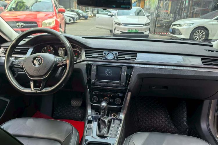 Used Volkswagen Passat 2017 280TSI DSG Luxury Edition Interior 2