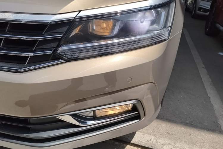 Used Volkswagen Passat 2017 330TSI DSG Luxury Edition Left Front Headlight