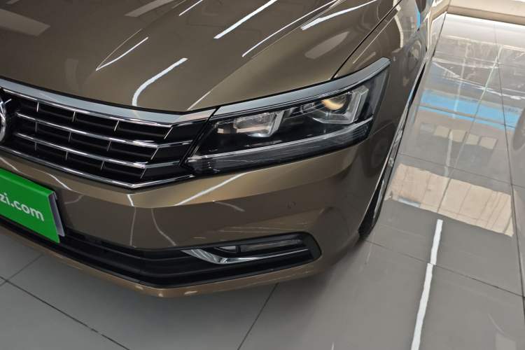 Used Volkswagen Passat 2017 330TSI DSG Luxury Edition Left Front Headlight