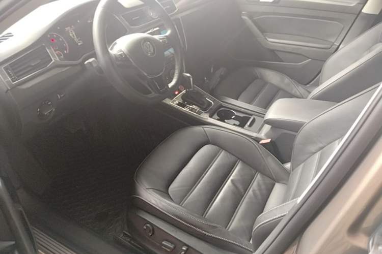 Used Volkswagen Passat 2017 280TSI DSG Luxury Edition Left Front Seat