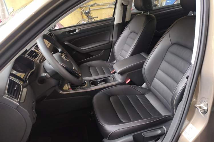 Used Volkswagen Passat 2017 280TSI DSG Luxury Edition Left Front Seat