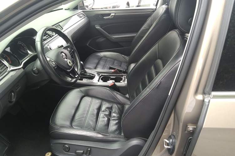 Used Volkswagen Passat 2017 330TSI DSG Luxury Edition Left Front Seat
