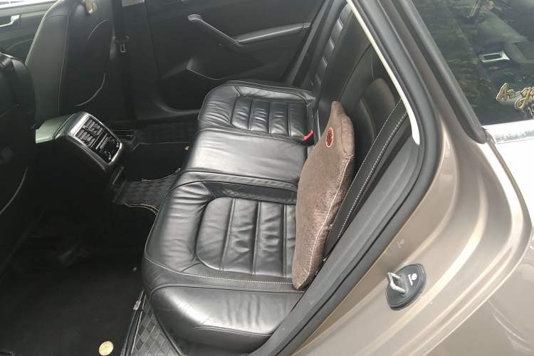 Used Volkswagen Passat 2017 330TSI DSG Luxury Edition Left Rear Seat