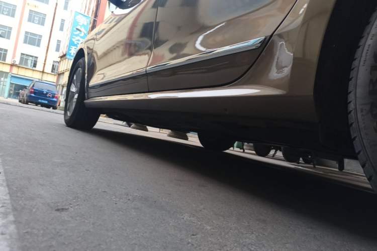 Used Volkswagen Passat 2017 280TSI DSG Luxury Edition Left Side Sill