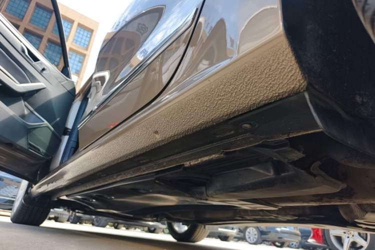 Used Volkswagen Passat 2017 330TSI DSG Luxury Edition Left Side Sill