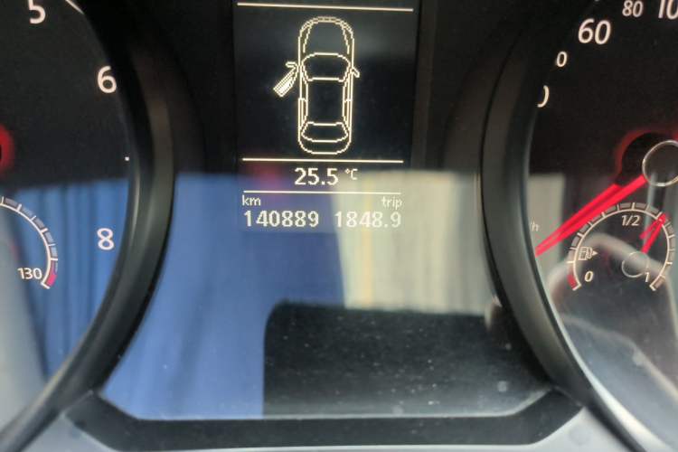 Used Volkswagen Passat 2017 330TSI DSG Luxury Edition Odometer Close Up