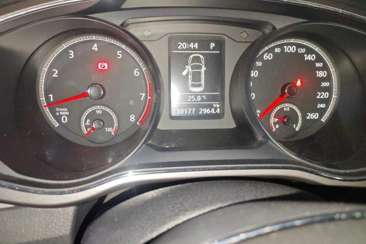 Used Volkswagen Passat 2017 280TSI DSG Luxury Edition Odometer Close Up