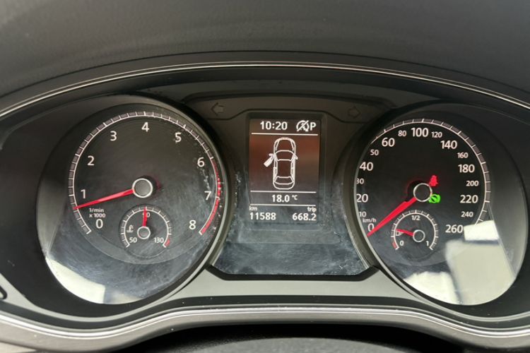 Used Volkswagen Passat 2017 330TSI DSG Luxury Edition Odometer Close Up