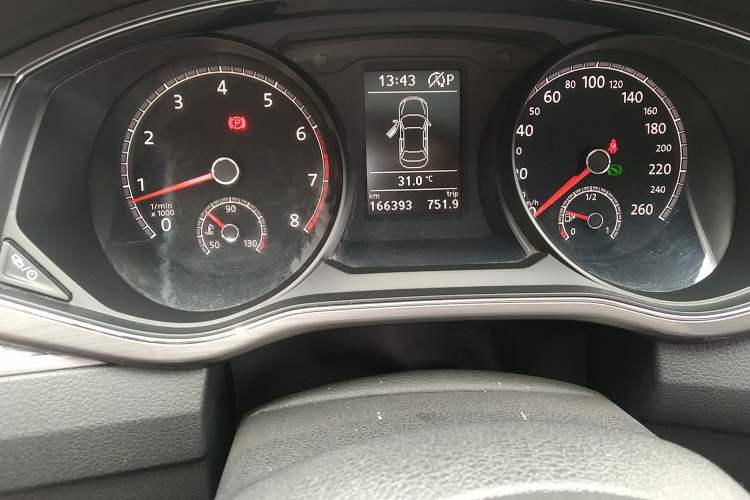 Used Volkswagen Passat 2017 330TSI DSG Luxury Edition Odometer Close Up