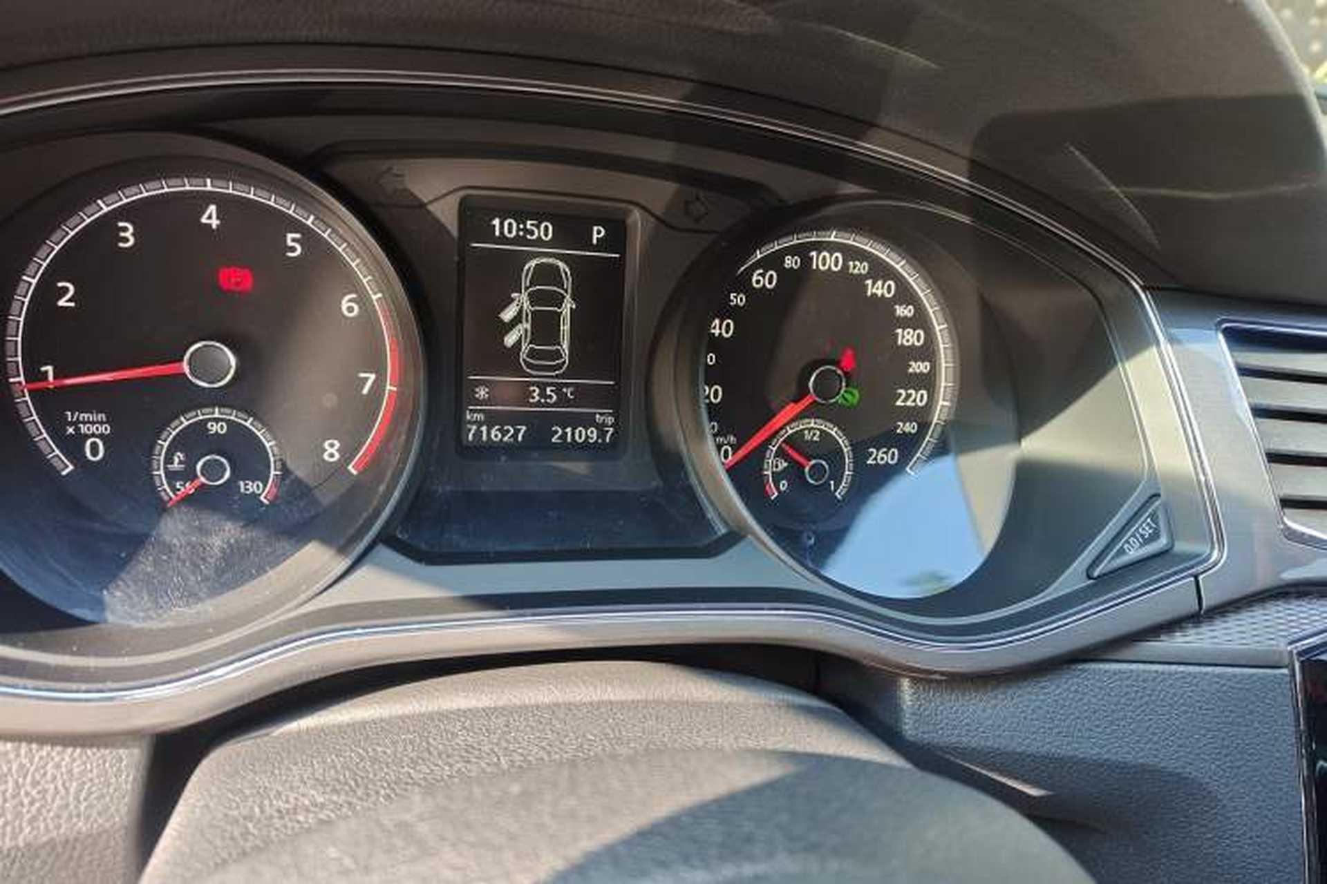 Used Volkswagen Passat 2017 330TSI DSG Luxury Edition Odometer Close Up