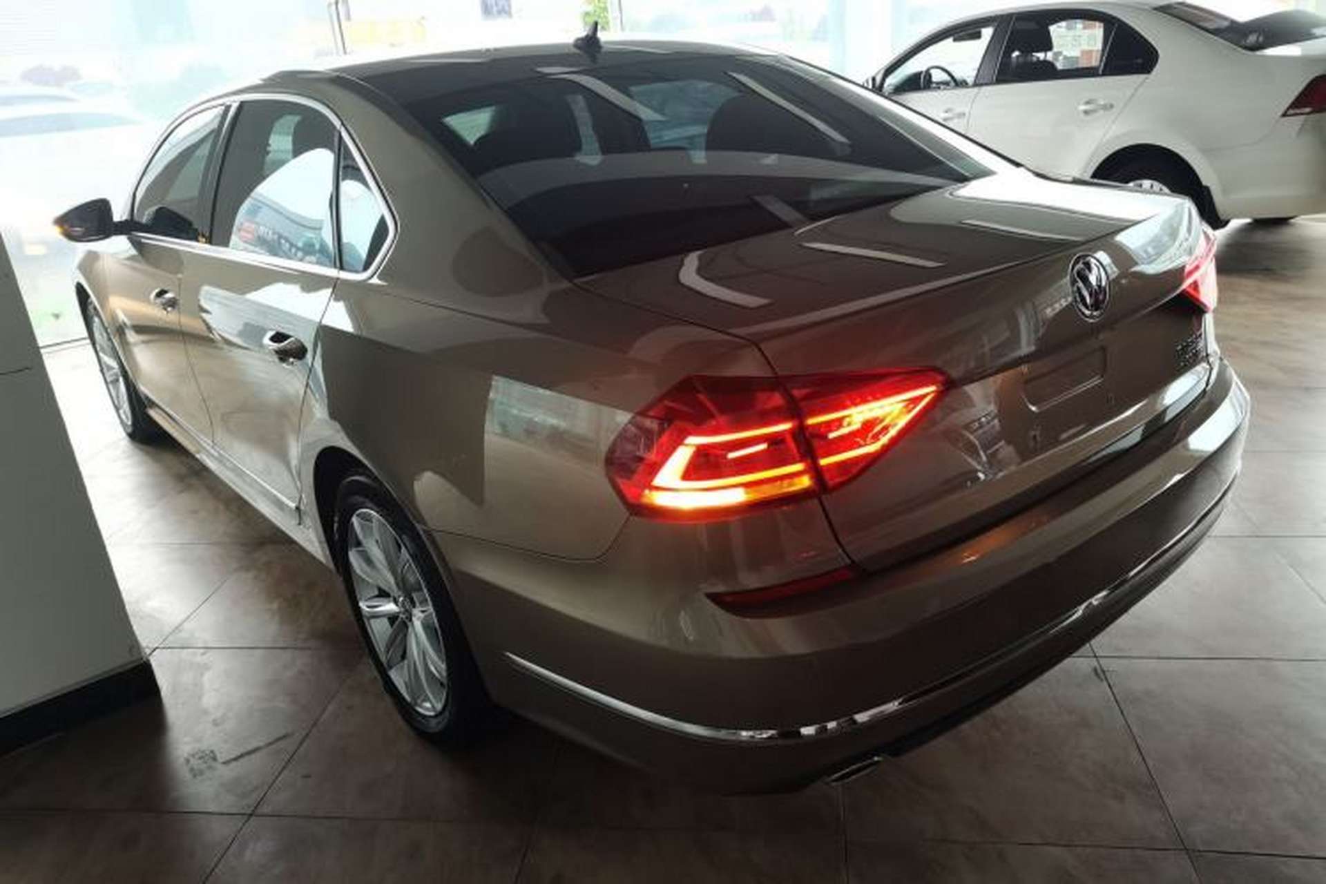 Used Volkswagen Passat 2017 330TSI DSG Luxury Edition Rear Left 45 Deg
