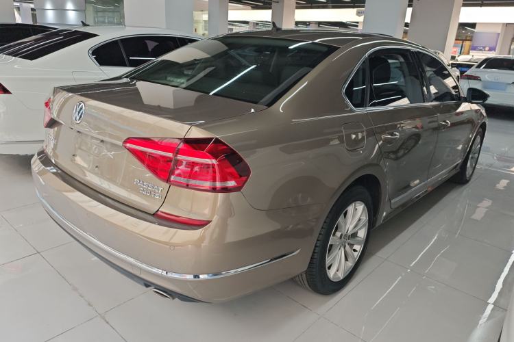 Used Volkswagen Passat 2017 330TSI DSG Luxury Edition Rear Right 45 Deg