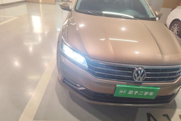 Used Volkswagen Passat 2017 330TSI DSG Luxury Edition Right Front Headlight