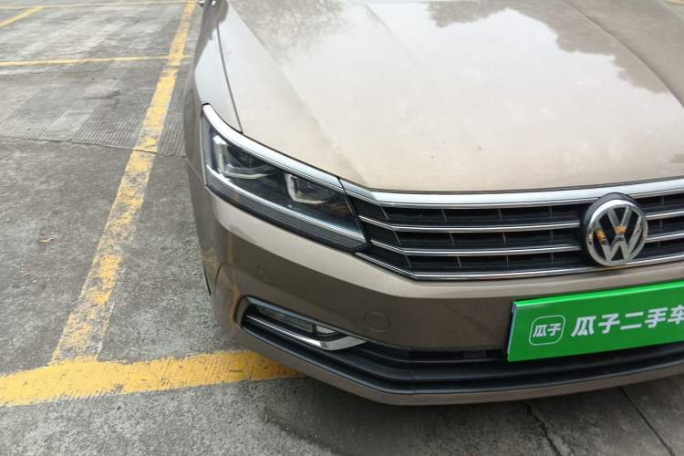 Used Volkswagen Passat 2017 280TSI DSG Luxury Edition Right Front Headlight