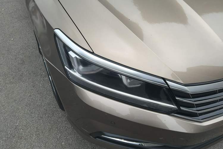Used Volkswagen Passat 2017 330TSI DSG Luxury Edition Right Front Headlight