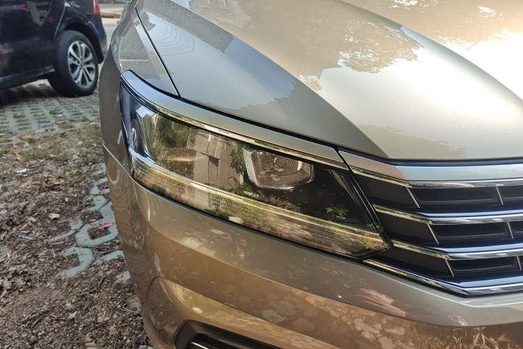 Used Volkswagen Passat 2017 330TSI DSG Luxury Edition Right Front Headlight