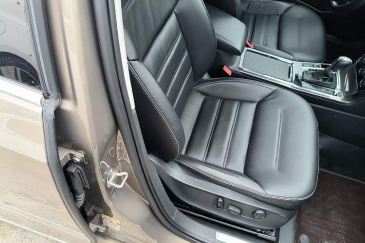 Used Volkswagen Passat 2017 330TSI DSG Prestige Edition Right Front Seat