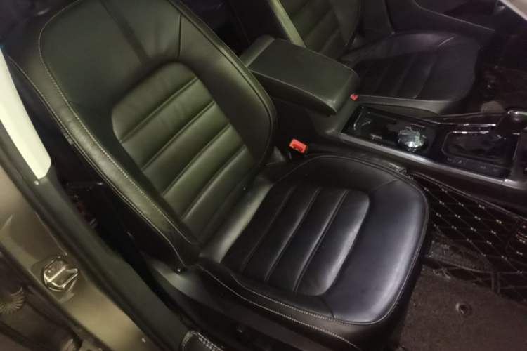 Used Volkswagen Passat 2017 280TSI DSG Luxury Edition Right Front Seat
