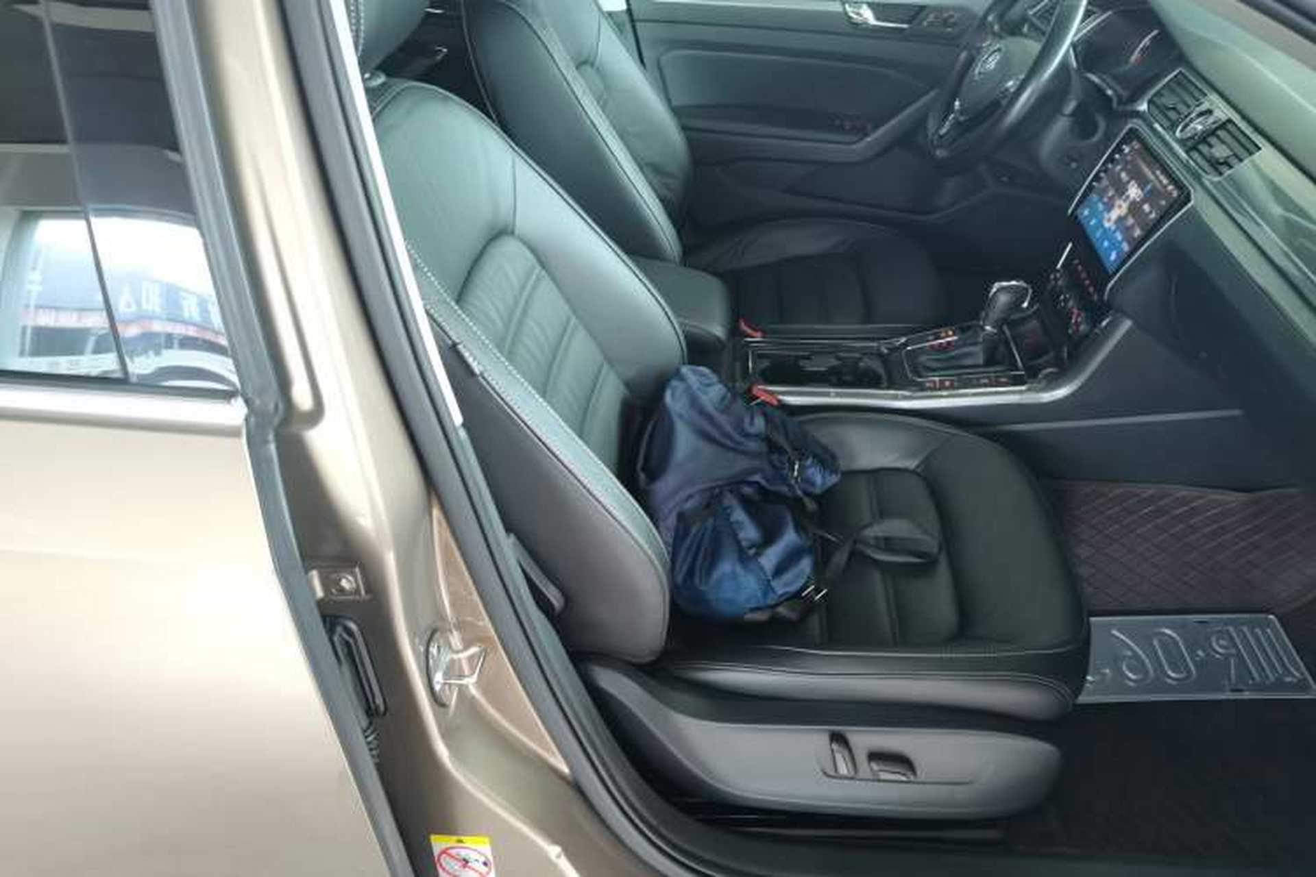 Used Volkswagen Passat 2017 330TSI DSG Luxury Edition Right Front Seat