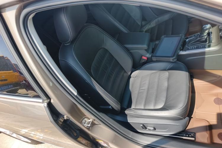 Used Volkswagen Passat 2017 330TSI DSG Luxury Edition Right Front Seat