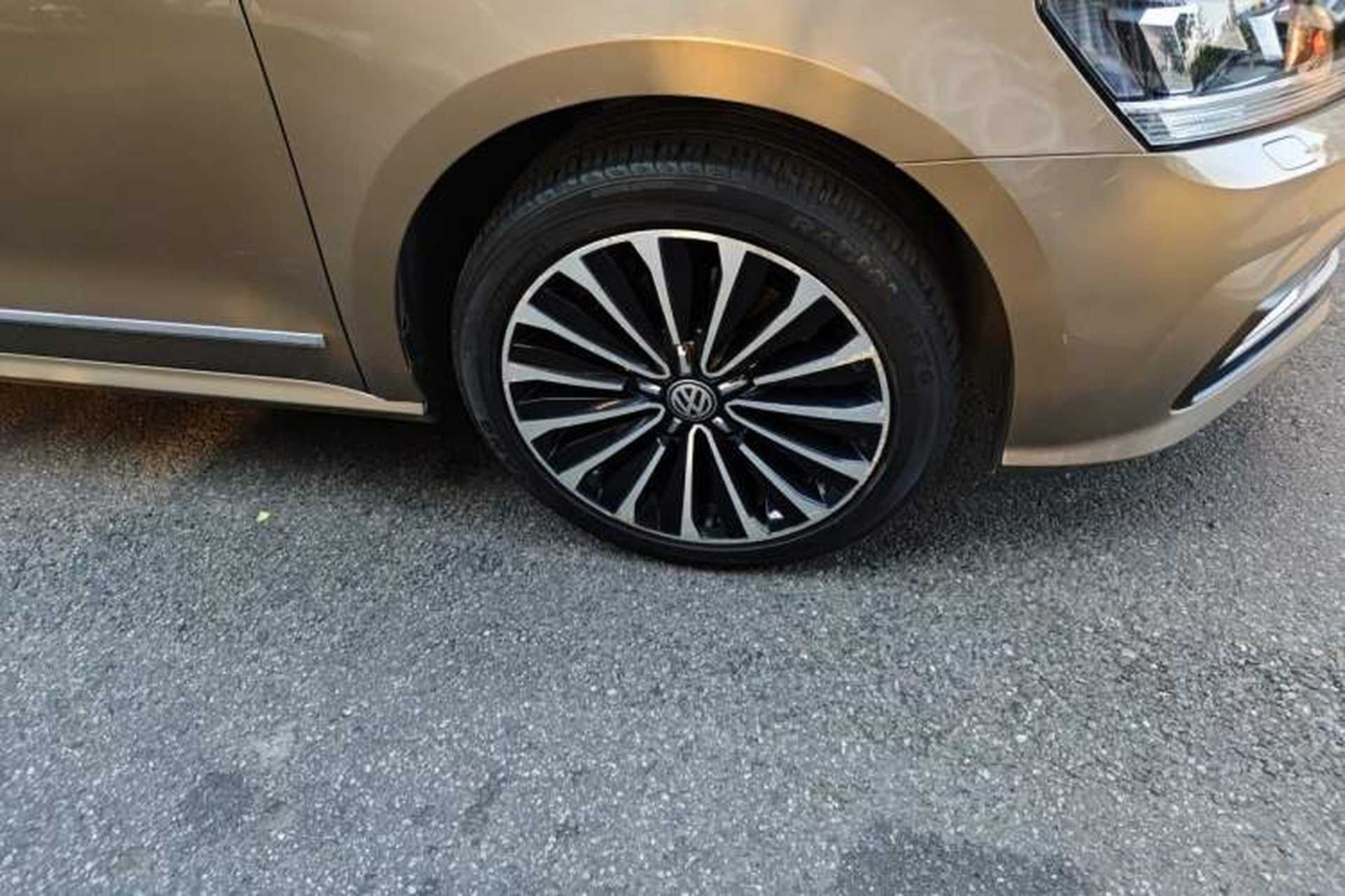 Used Volkswagen Passat 2017 330TSI DSG Prestige Edition Right Front Wheel Hub