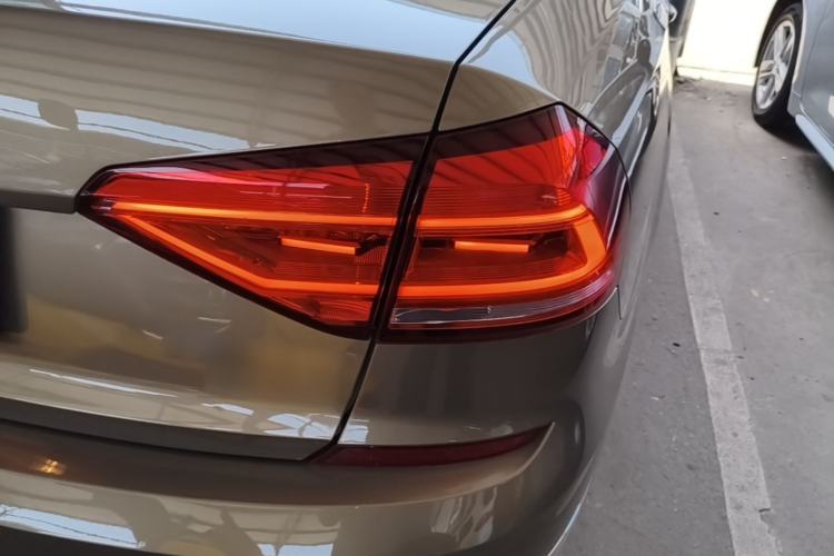 Used Volkswagen Passat 2017 330TSI DSG Luxury Edition Right Rear Taillight