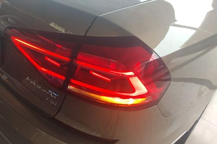 Used Volkswagen Passat 2017 280TSI DSG Luxury Edition Right Rear Taillight