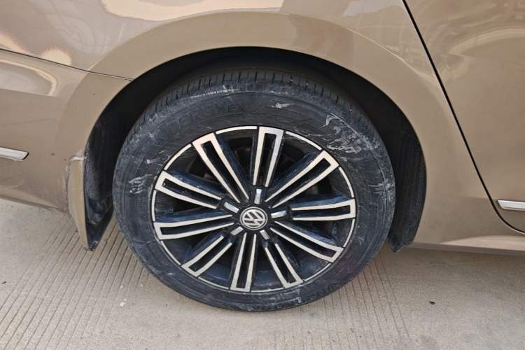 Used Volkswagen Passat 2017 330TSI DSG Prestige Edition Right Rear Wheel Hub