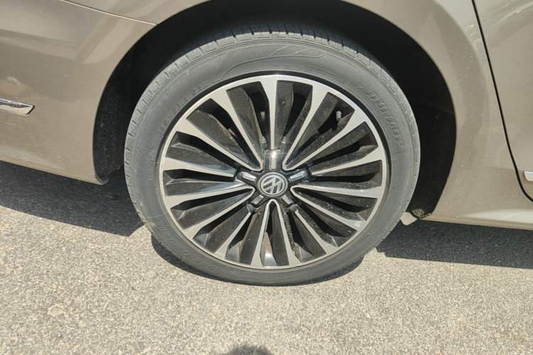 Used Volkswagen Passat 2017 330TSI DSG Prestige Edition Right Rear Wheel Hub