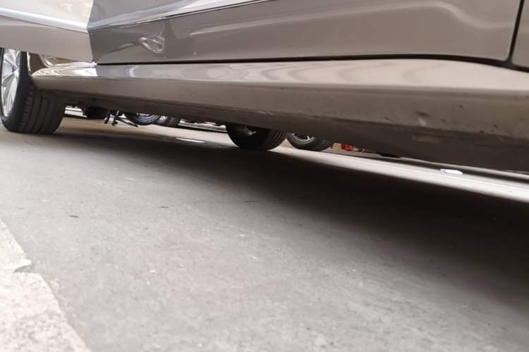 Used Volkswagen Passat 2017 330TSI DSG Luxury Edition Right Side Sill