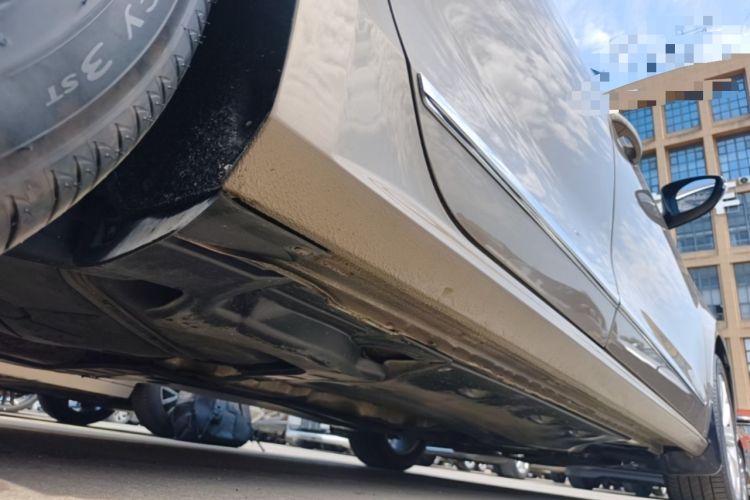 Used Volkswagen Passat 2017 330TSI DSG Luxury Edition Right Side Sill