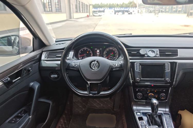 Used Volkswagen Passat 2017 330TSI DSG Prestige Edition Steering Wheel
