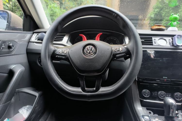 Used Volkswagen Passat 2017 330TSI DSG Luxury Edition Steering Wheel