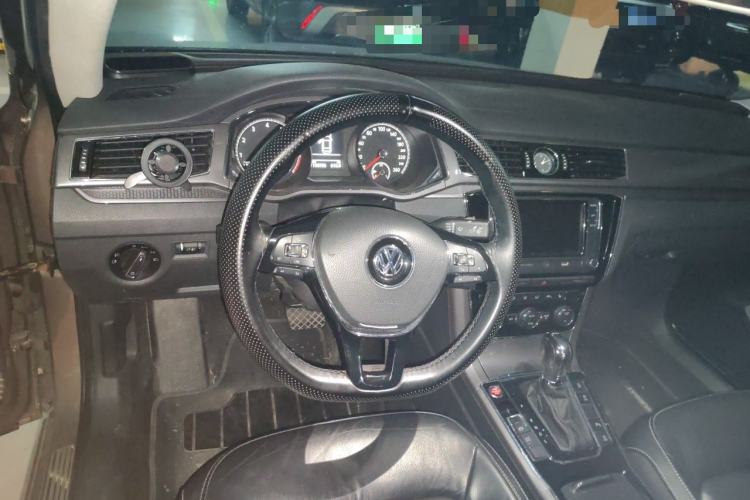 Used Volkswagen Passat 2017 330TSI DSG Luxury Edition Steering Wheel