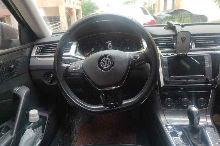 Used Volkswagen Passat 2017 330TSI DSG Luxury Edition Steering Wheel