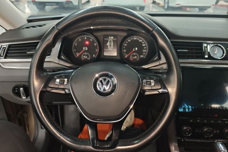 Used Volkswagen Passat 2017 330TSI DSG Luxury Edition Steering Wheel