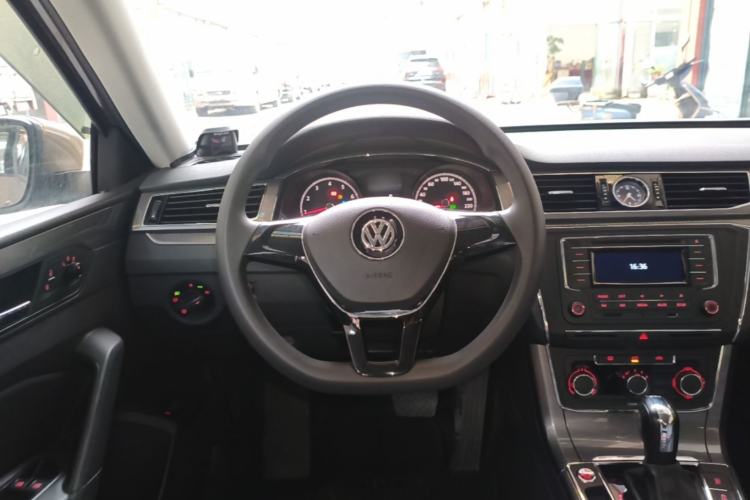 Used Volkswagen Passat 2017 280TSI DSG Luxury Edition Steering Wheel