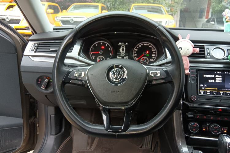 Used Volkswagen Passat 2017 280TSI DSG Luxury Edition Steering Wheel