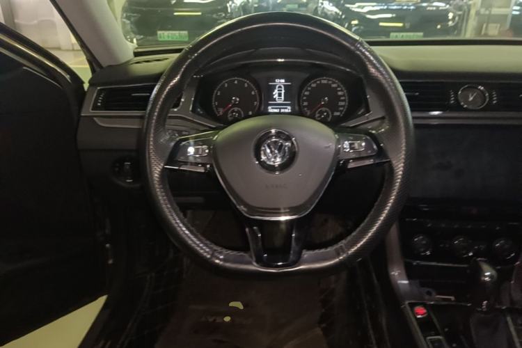 Used Volkswagen Passat 2017 280TSI DSG Luxury Edition Steering Wheel