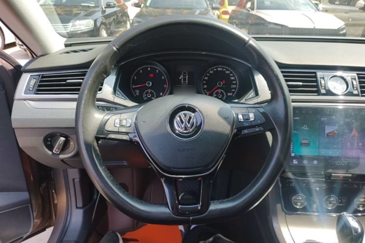 Used Volkswagen Passat 2017 330TSI DSG Luxury Edition Steering Wheel