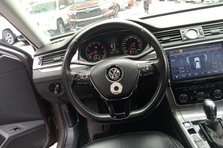 Used Volkswagen Passat 2017 330TSI DSG Luxury Edition Steering Wheel
