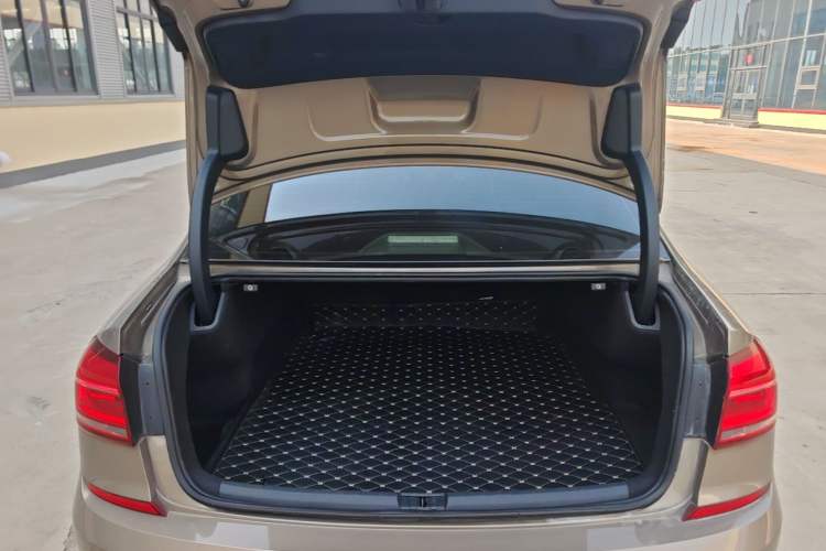 Used Volkswagen Passat 2017 330TSI DSG Prestige Edition Trunk