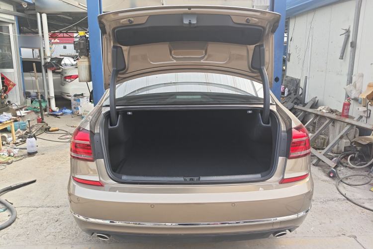 Used Volkswagen Passat 2017 330TSI DSG Prestige Edition Trunk