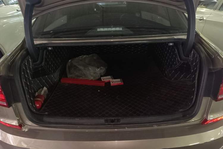 Used Volkswagen Passat 2017 280TSI DSG Luxury Edition Trunk