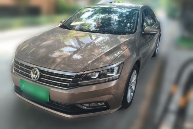 Ojetý Volkswagen Passat 2017 330TSI DSG Luxury Edition