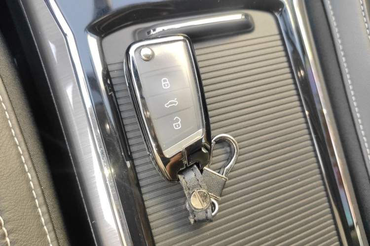Used Volkswagen Passat 2017 330TSI DSG Luxury Edition Vehicle Key