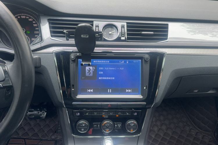 Used Volkswagen Passat 2017 280TSI DSG Luxury Edition Audio And AC Panel